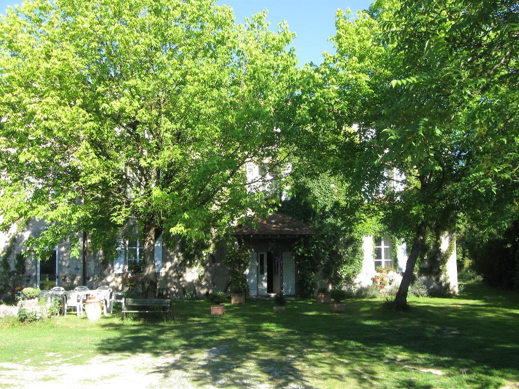 Le Domaine De Panissac Bed & Breakfast Berneuil  Exterior photo
